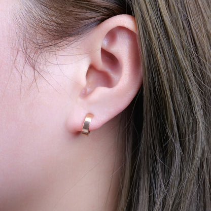 Limerencia Hypoallergene G23 Reiner Titanstift Dünne quadratische offene Creolen | F136 Implantat-Qualität Damen Zierliche Creolen | Leichtgewicht für empfindliche Ohren (8 mm, Gold)