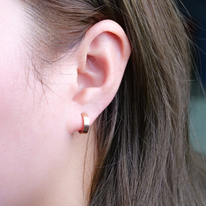 Limerencia Hypoallergene G23 Reiner Titanstift Dünne quadratische offene Creolen | F136 Implantat-Qualität Damen Zierliche Creolen | Leichtgewicht für empfindliche Ohren (8 mm, Gold)