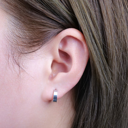 Limerencia Hypoallergene G23 Reiner Titanstift Dünne quadratische offene Creolen | F136 Implantat-Qualität Damen Zierliche Creolen | Leichtgewicht für empfindliche Ohren (8 mm, Gold)