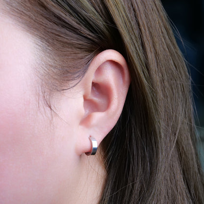 Limerencia Hypoallergene G23 Reiner Titanstift Dünne quadratische offene Creolen | F136 Implantat-Qualität Damen Zierliche Creolen | Leichtgewicht für empfindliche Ohren (8 mm, Gold)