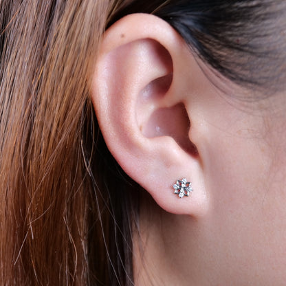 limerencia Joyería de perforación hipoalergénica de titanio puro F136, pendiente de tuerca de rosca interna de espalda plana de 18 g para cartílago/trago/hélice/caracola/nariz/labio (flor 1 pieza)