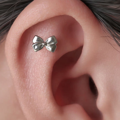 limerencia Hipoalergénico Titanio ASTM F136-18G 6mm 8mm 10mm Parte posterior plana Pendiente de stud con rosca interna Joyería de perforación para Trago Hélice Conch Cartílago Nariz Labio (1ud) (Pajarita)