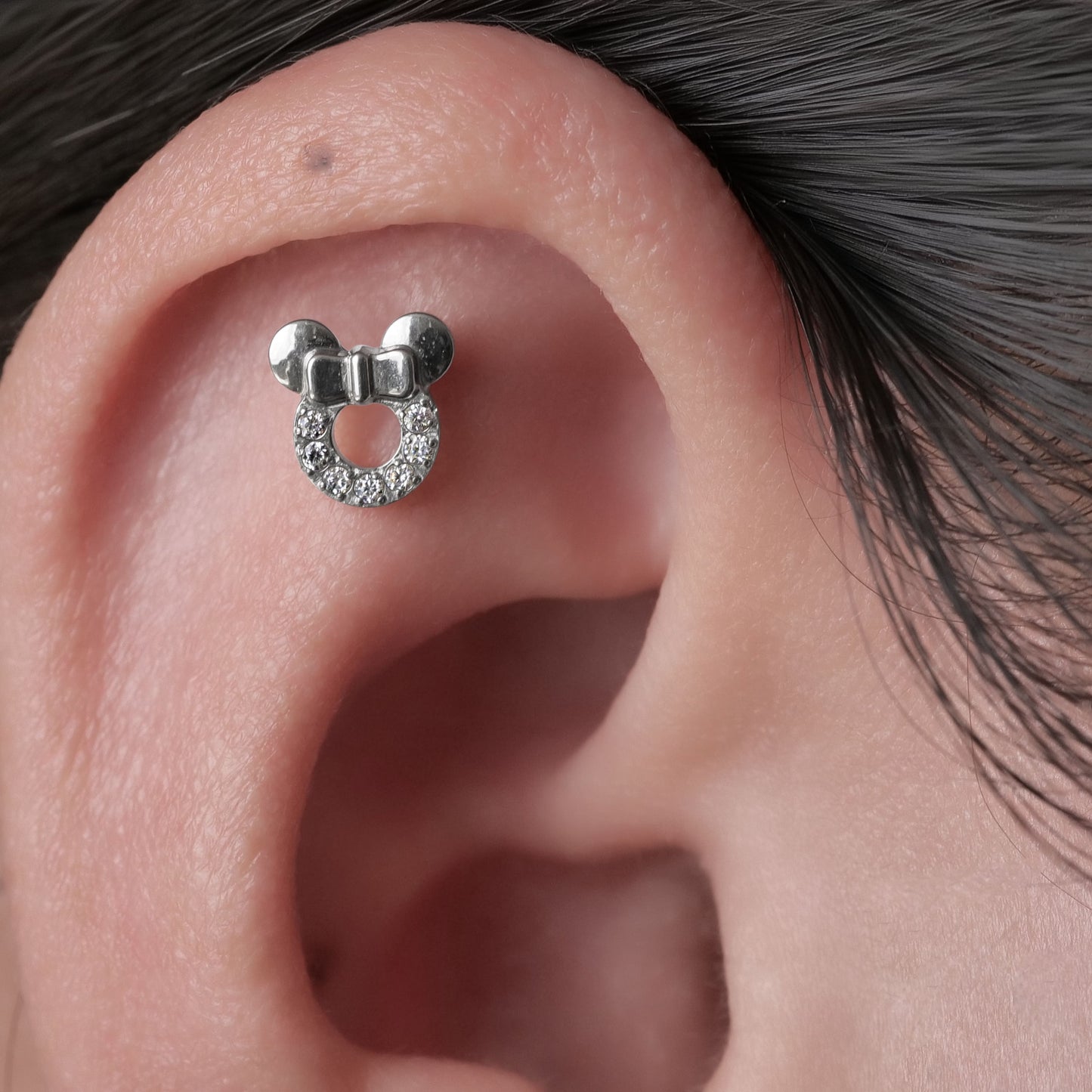Limerencia Pendientes Hipoalergénicos de Titanio G23 de Grado Implante con Cierre de Rosca Tragus 20G Helix Poste de Piercing F136 para Orejas Sensibles Cartílago (minnie mouse)