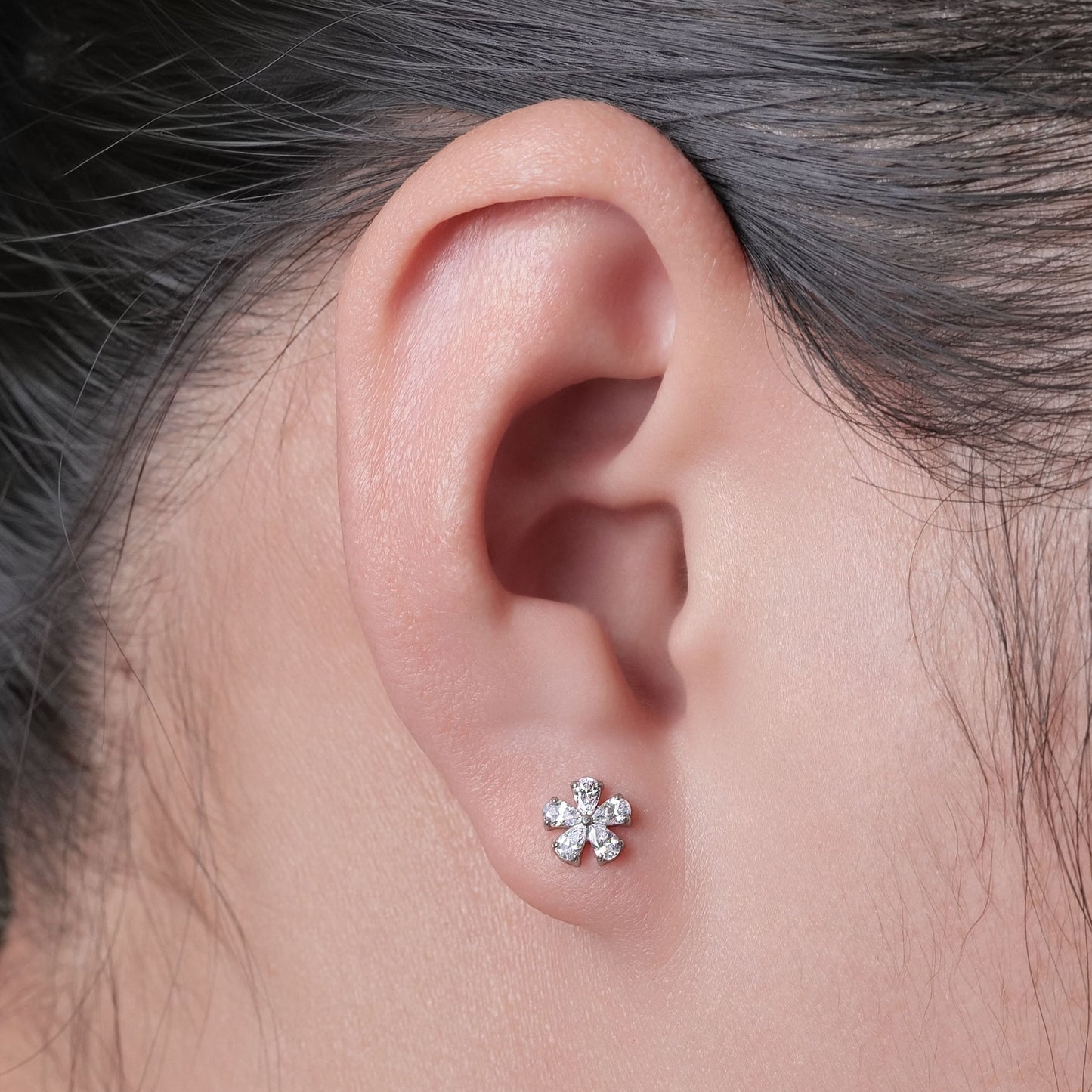 Limerencia Hipoalergénico G23 Titanio Grado Implante Pendientes de Rosca Tragus 20G Hélix F136 Poste de Perforación para Orejas Sensibles Cartílago (M2)