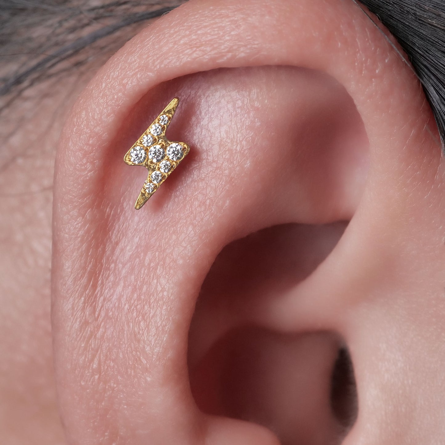 Limerencia Piercing Fulmine in Titanio ASTM F136 18G, Orecchino a Perno Retro Piatto con Filettatura Interna 6mm 8mm 10mm per Trago, Helix, Conchiglia, Cartilagine, Naso e Labbro – 1 Pezzo