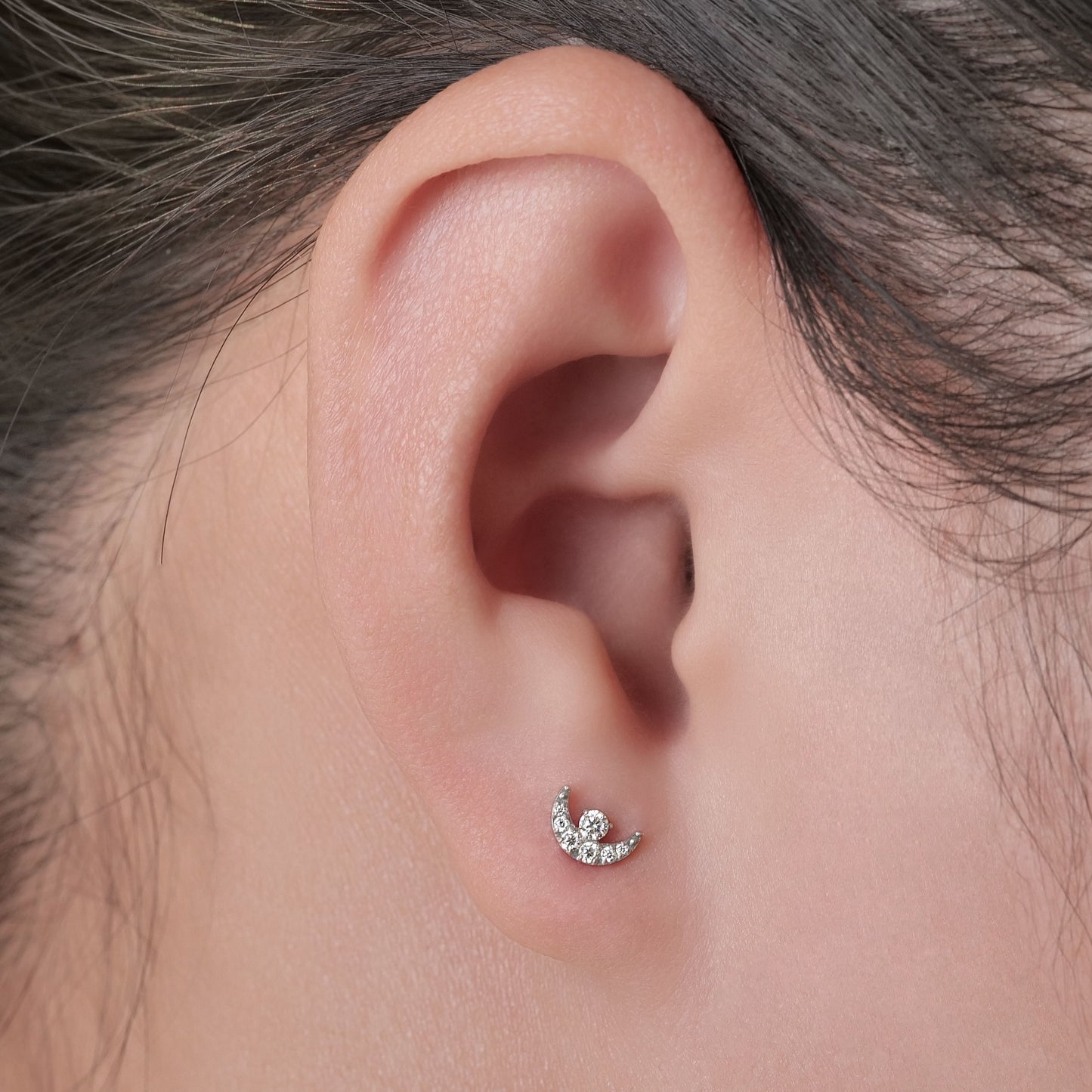 Limerencia Pendientes Hipoalergénicos de Titanio Grado Implante G23 con Cierre de Rosca Tragus 20G Hélice Poste de Perforación F136 para Orejas Sensibles Cartílago (sol luna)