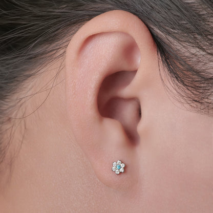 Limerencia F136 チタン 低アレルギー ボディピアス
18G 6mm/8mm/10mm トラガス・ヘリックス・コンク・軟骨・リップ兼用
インプラントグレード 内ネジ式フラットバック ブルーフラワー 1 個入り
