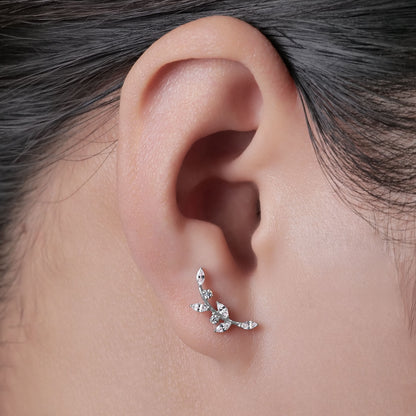 Orecchini scalatori in titanio F136 Limerencia con zircone ipoallergenici, borchie filettate internamente fondo piatto 18G, gioielli piercing per trago, elica, conca e cartilagine femminili (Modello J)
