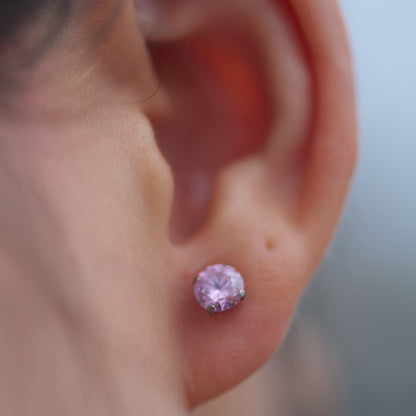 Limerencia orecchini a vite in titanio puro G23 ipoallergenico, perno piercing F136 grado implantare 20G per trago ed elice, cartilagine con diamante simulato (5 mm, Rosa)
