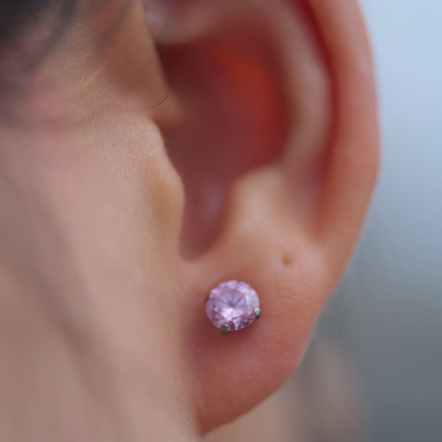 Orecchini a perno in titanio G23 ipoallergenici Limerencia da donna, zircone cubico 5A, chiusura a vite elica, piercing titanio medicale F136 per orecchie sensibili (colore rosa)