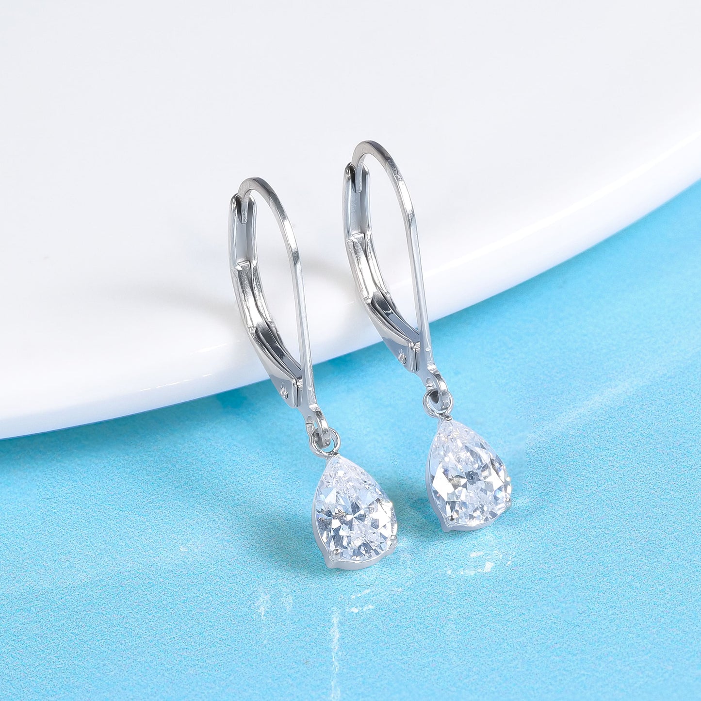 Limerencia Hebelverschluss-Ohrringe aus G23-Titan, tropfenförmige Hängeohrringe für Damen, modische Ohrringe aus F136-Titan, hypoallergener Schmuck als Geschenk – Motiv Tropfen