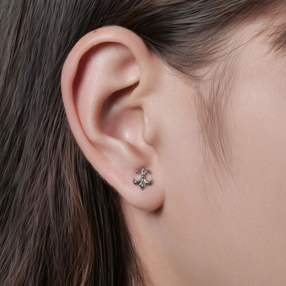 Limerencia 20G 低アレルギーフラット裏金ワンタッチピアス、インプラントグレード無ネジ押込式チタン製、コンク・鼻・ヘリックス・トラガス用 男女兼用（1 個入り）/ フルール・ド・リス