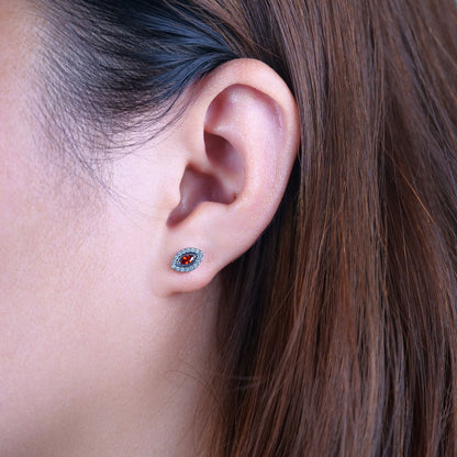 Orecchini minimalisti occhio malocchio con zirconi in titanio puro ipoallergenico Limerencia | Gioielli piercing moda in titanio grado implantare G23 per orecchie sensibili (Rosso, Argento)